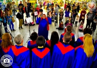 emma-o-driscoll-david-wallace-turn-on-the-cresent-shopping-centre-christmas-lights-2012-i-love-limerick-04