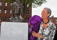 unveiling-of-frank-mccourt-statue-limerick-2