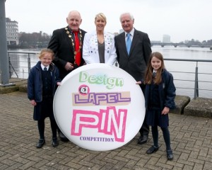 Mayor of Limerick Gerry McLoughlin, Irish International Rugby Player Joy Neville, and Gerry Boland. Front Row- Left to Right: Aoibheann ni Choileain and Lucy ni Fhaircheallaigh, (3rd class, Gaelscoil an Raithin). Photo by Michael Martin Photography.