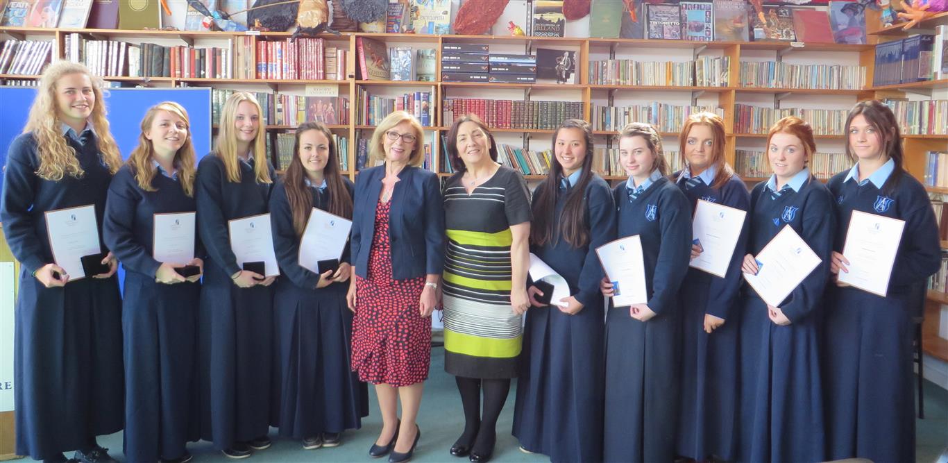 Minister Jan O'Sullivan visits Ardscoil Mhuire