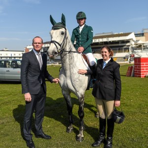 22 April 2015; Edward Butler, on CSF Whiterock Cruise, with Simon Coveney TD, Minister for Agriculture, Food, the Marine and Defence, and Elizabeth Mair, Special Olympics Ireland Athlete, at the launch of 'Jumping In The City' which will take place in greyhound stadia in Limerick, Cork and Dublin on Friday nights during the month of June. Shelbourne Park, Dublin. Picture credit: Ray McManus / SPORTSFILE *** NO REPRODUCTION FEE ***