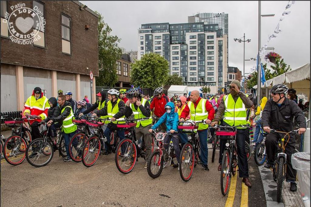 BeSPOKE Riverside Family Cycle 2015