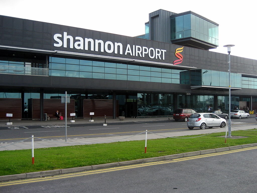 Shannon Airport runway Shannon welcomes Norwegian Air International. Norwegian low cost transatlantic services