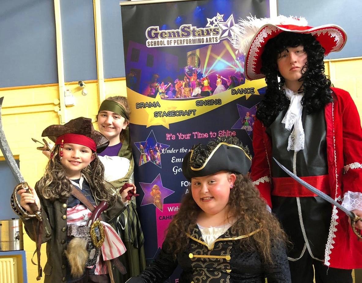 gemstars present pirates