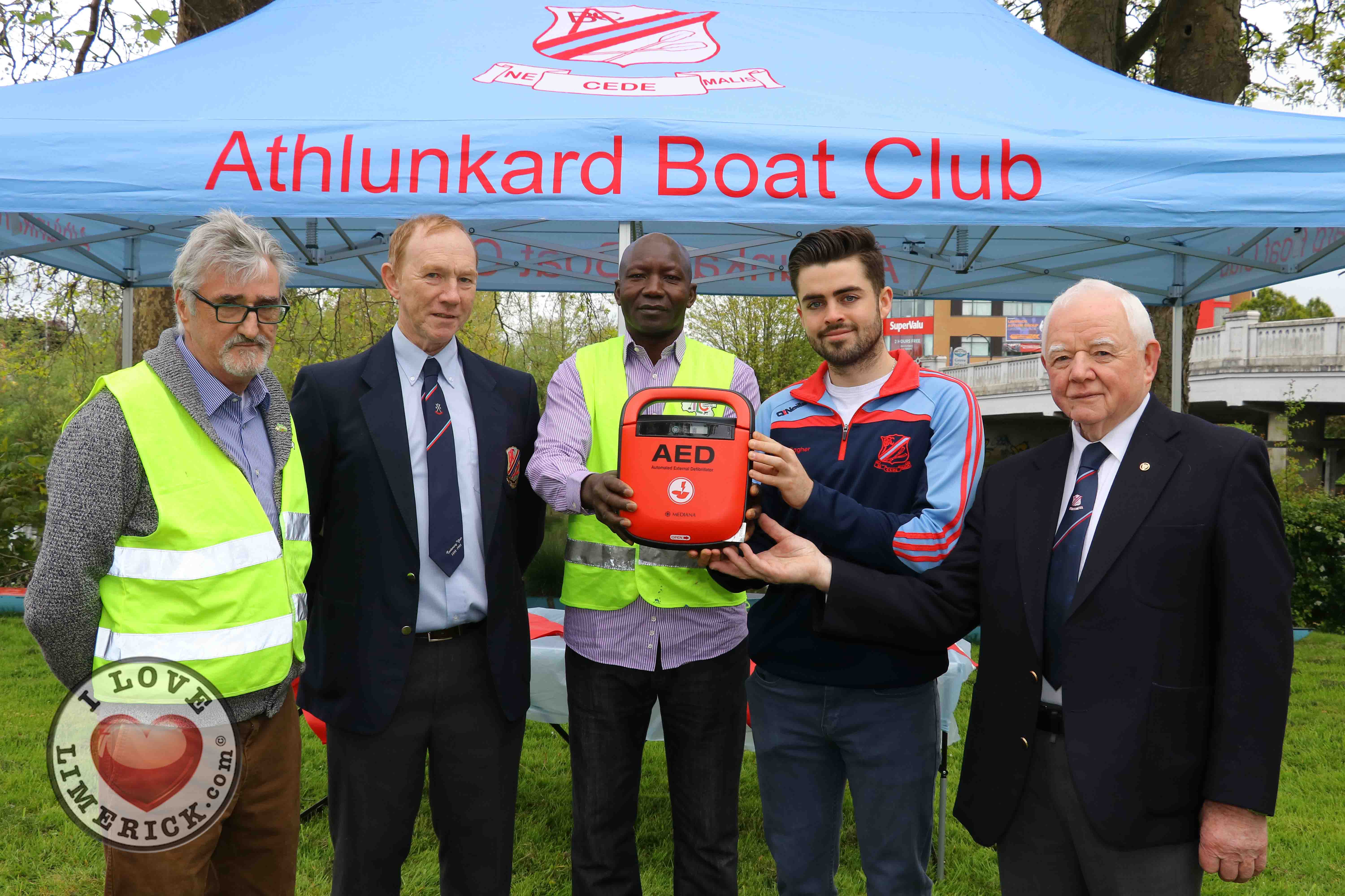 Athlunkard Boat Club receive defibrillator