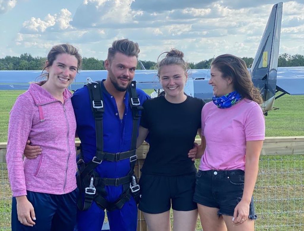 Kayla McGowan skydive- picture above are Ciara O Halloran, Ian McCloughney, Kyla McGowan and Emma Austin.