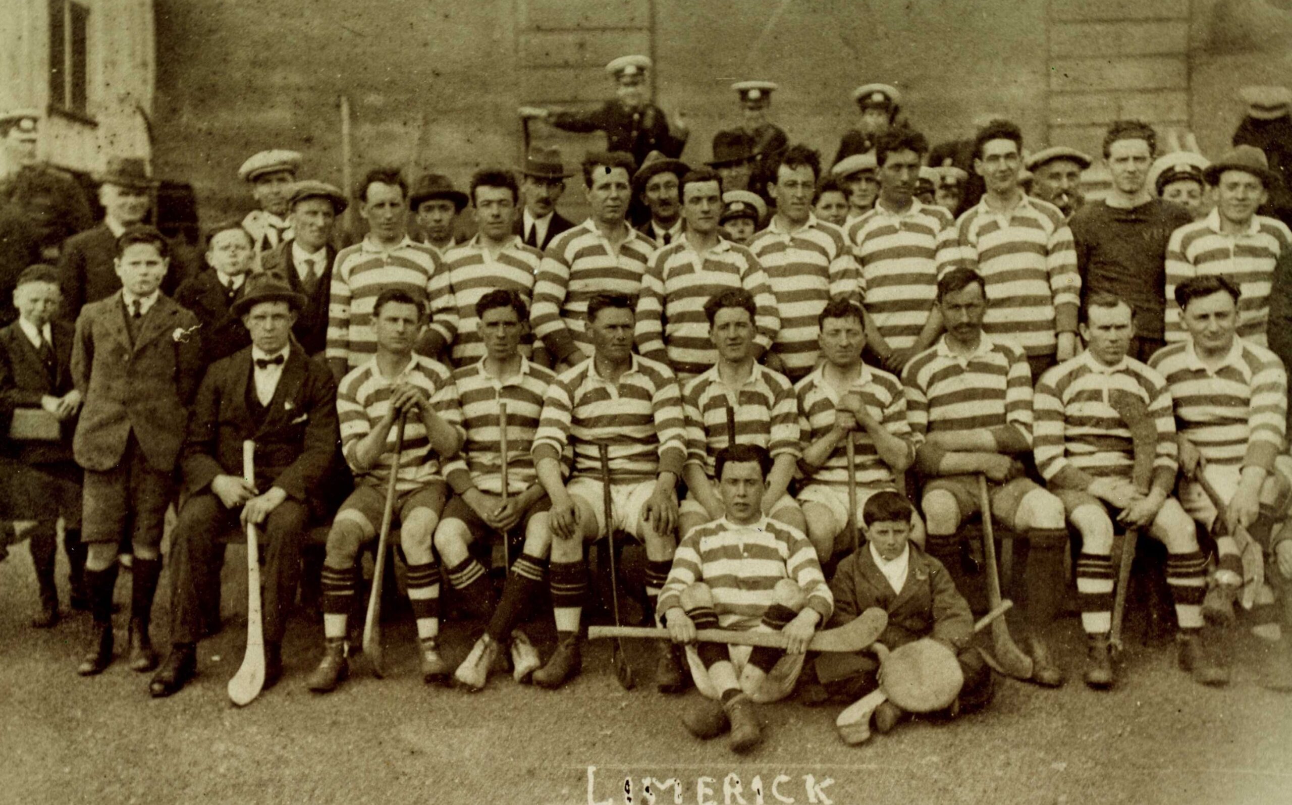 GAA commemorative jersey marks the centenary of the county's 1921 All-Ireland win. Pictured above is the Limerick team that won the 1921 GAA Hurling All-Ireland title