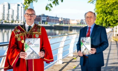 Limerick Libraries development plan - Pictured with Mayor Michael Collins is Damien Brady, Limerick City and County Librarian. Picture: Arthur Ellis.