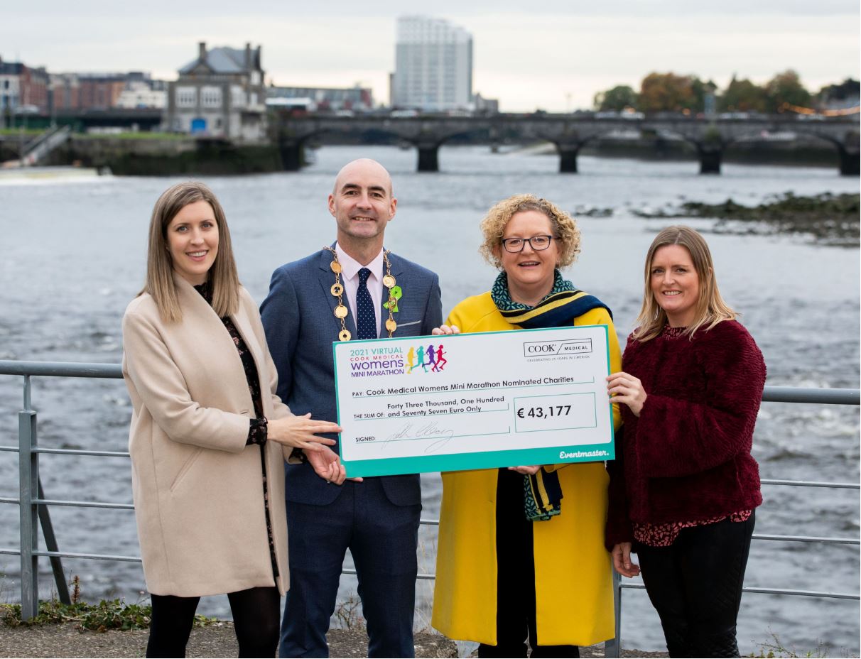 23rd Limerick Womens Mini Marathon Pictured at the presentation were, Laura Holland, Cook Medical, Mayor of Limerick City and County, Cllr Daniel Butler, Angela Moloney, Director of Ethics & Compliance, EMEA, at Cook Medical and Deirdre Hussey, Cook Medical. Picture: Alan Place