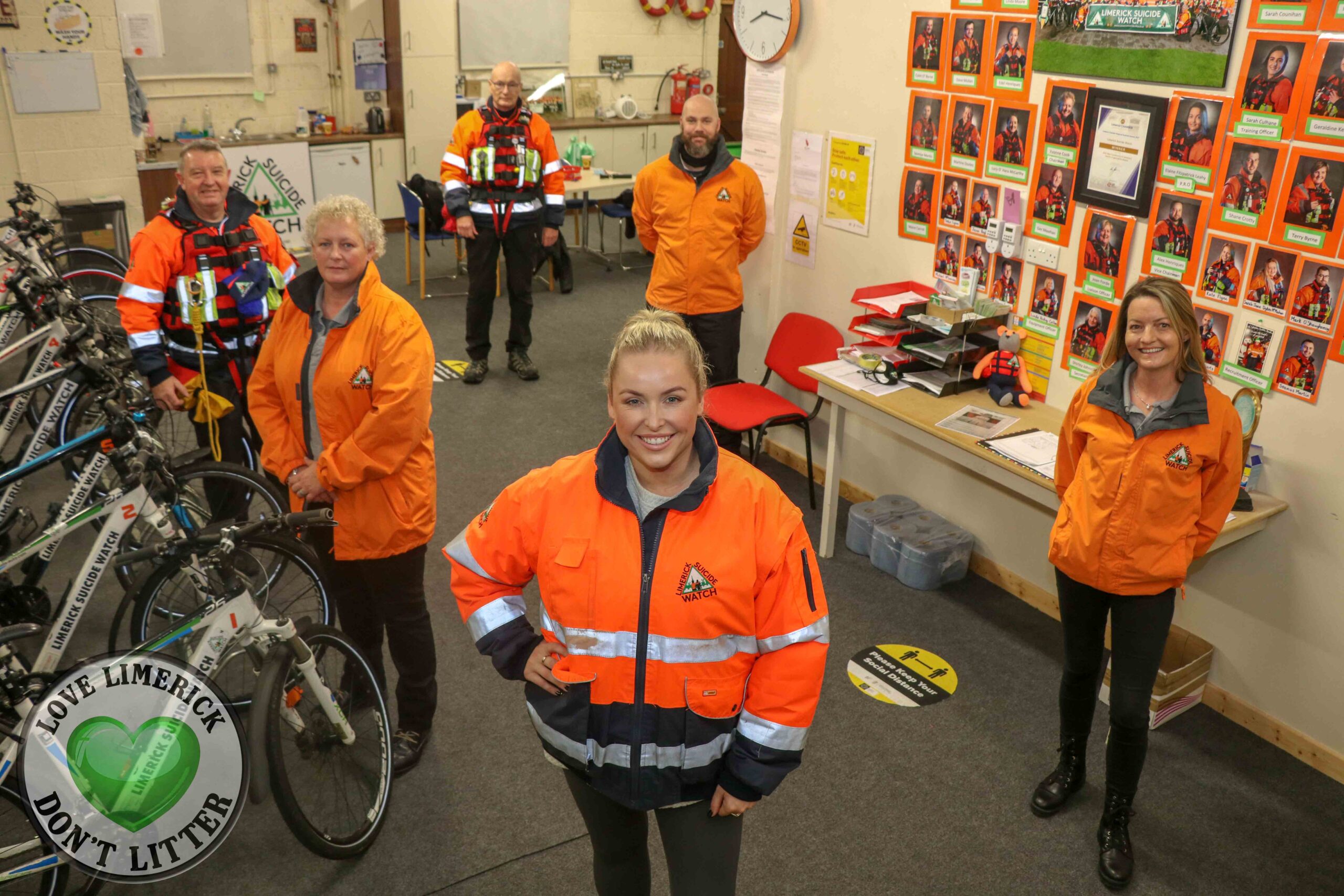 Limerick Suicide Watch Ambassador - Social Influencer Sinead O'Brien of Sinead's Curvy Style has been announced as the new Ambassador of Limerick Suicide Watch. Pictured here with volunteers at the Limerick Suicide Watch base on Dominic Street. Picture: Richard Lynch/ilovelimerick.