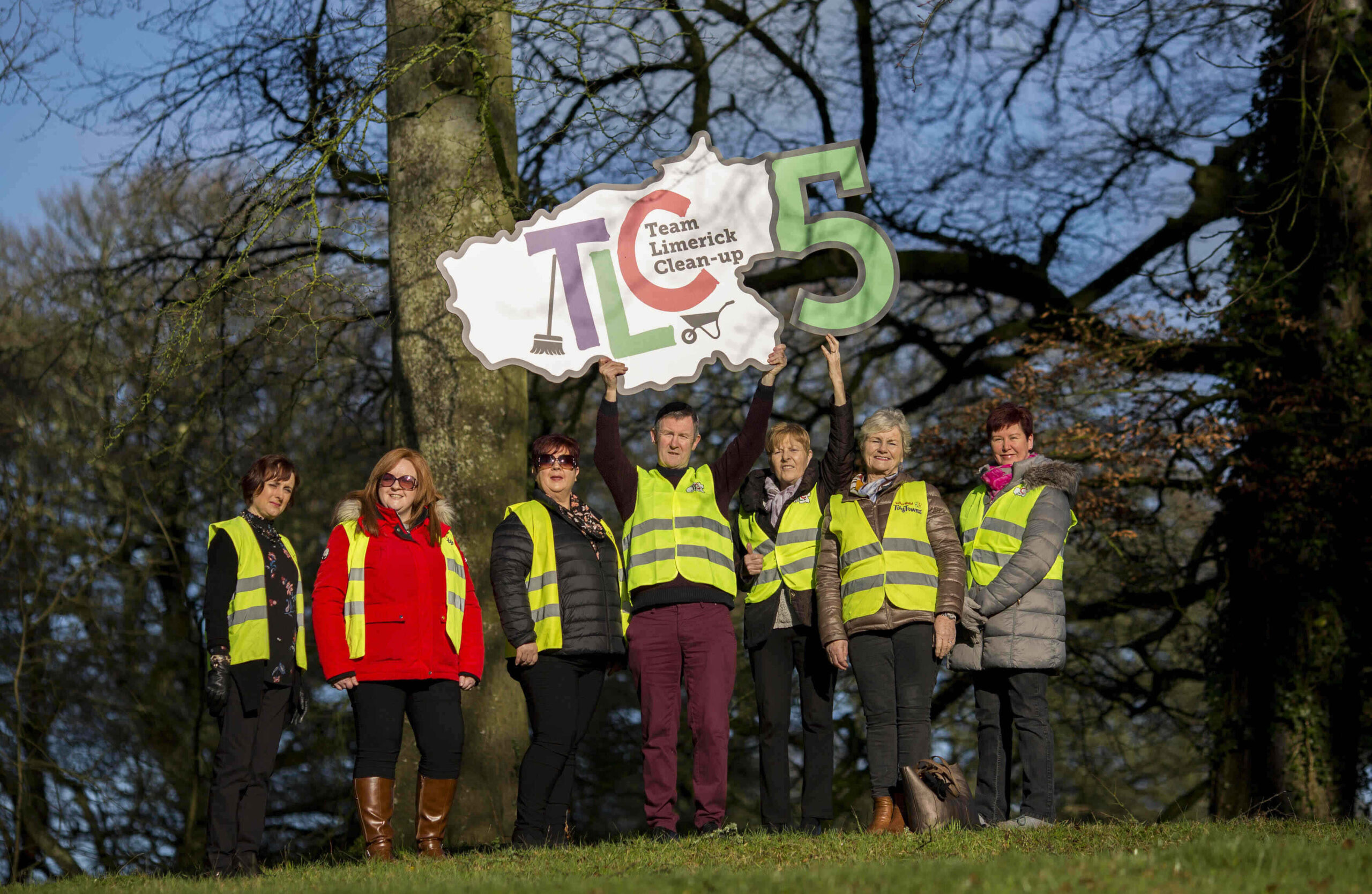 TLC LAMA award - John Hardiman and fellow Castleconnell Tidy Town members pictured at the launch of Team Limerick Clean-Up 5 in Castleconnell, Co. Limerick in 2019.  Picture: Alan Place