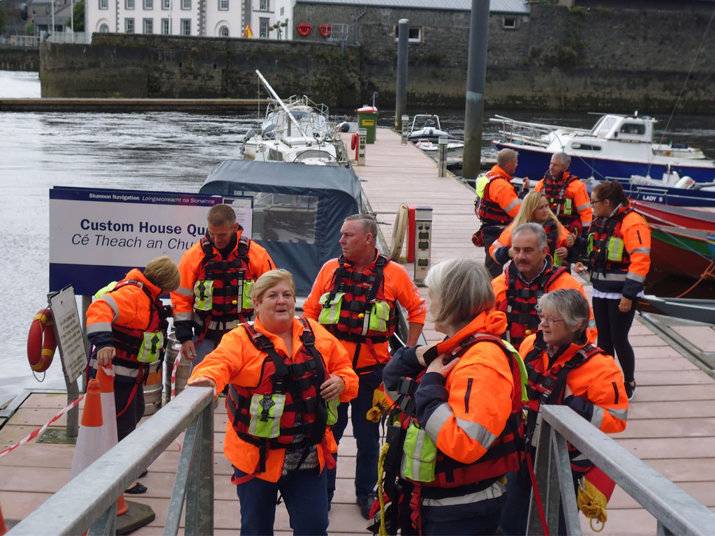 limerick suicide watch outreach service The team patrols the banks of the River Shannon four nights a week on Monday, Tuesday, Thursday and Saturday nights, including nights such as Christmas and New Years Eve.