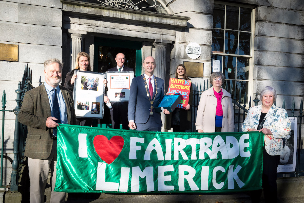 Limerick City Fairtrade objects Limerick City Fairtrade objects - Earl of Limerick, Edmund Pery, Issy Duncan, David O’Brien, Limerick Civic Trust, Mayor of Limerick City and County Council, Daniel Butler, Meadhbh Nolan, Peoples Museum Limerick, Sr Dela O'Connor, Fairtrade Limerick and Dolores O'Meara, Chair of Fairtrade Limerick at No2 Pery Square, Peoples Museum. Picture: Keith Wiseman