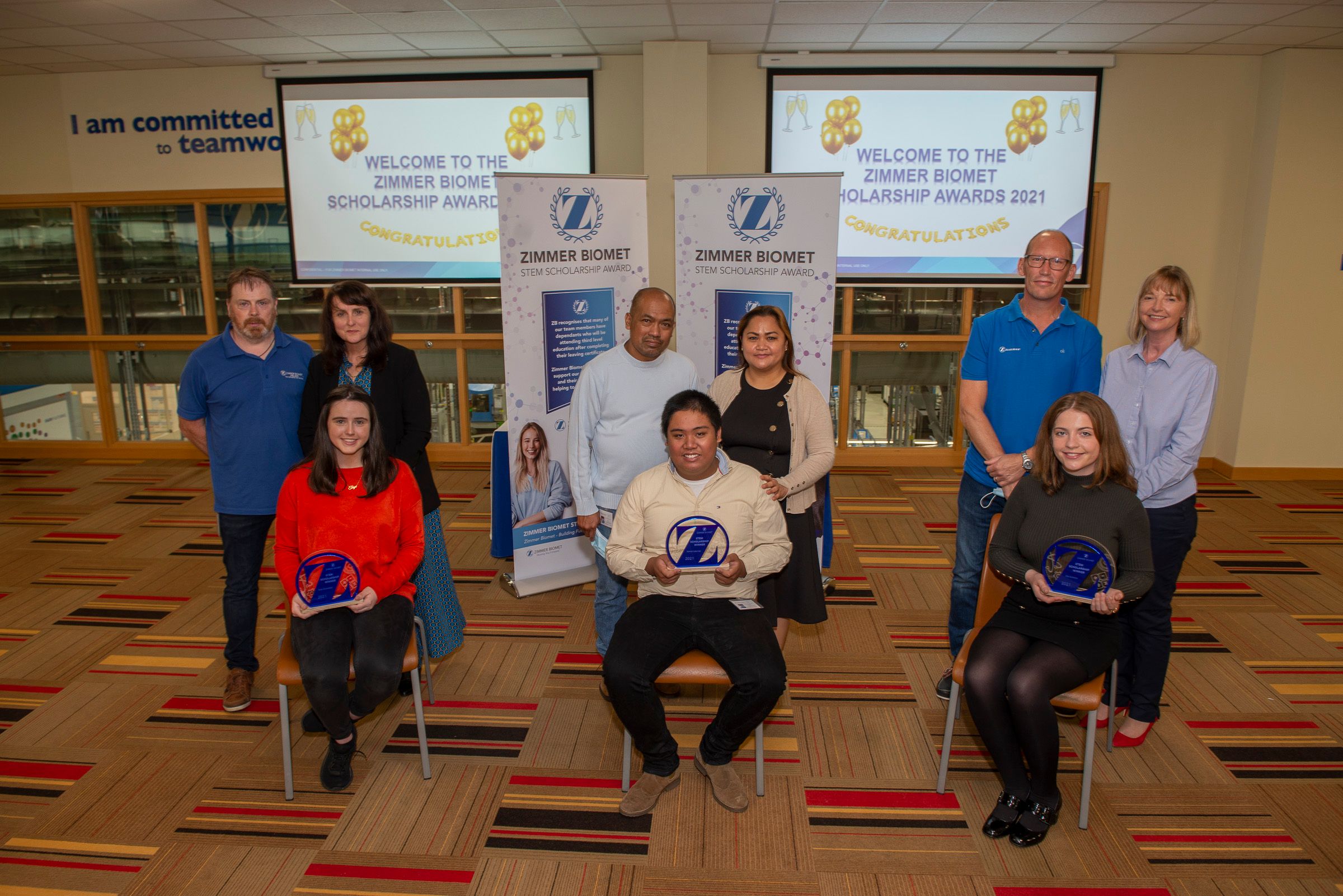 Zimmer Biomet Scholars 2021 pictured with their proud parents, left to right: Taryn, Adrian and Aisling Donnellan from Clarecastle; Ramon, Iannever and Samuel Lapurga from Shannon and Ellie, Ron and Catherine McMinn from Tipperary.