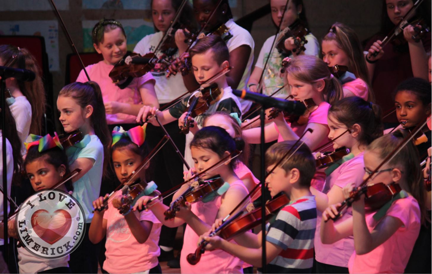 ico initiative shortlisted for award Children from Le Cheile N.S, St. Mary’s N.S, Thomond Community College and Coláiste Nano Nagle celebrating ten years of Sing out with Strings with a showcase performance at the University Concert Hall, Limerick in 2018.Picture: Sophie Goodwin/ilovelimerick