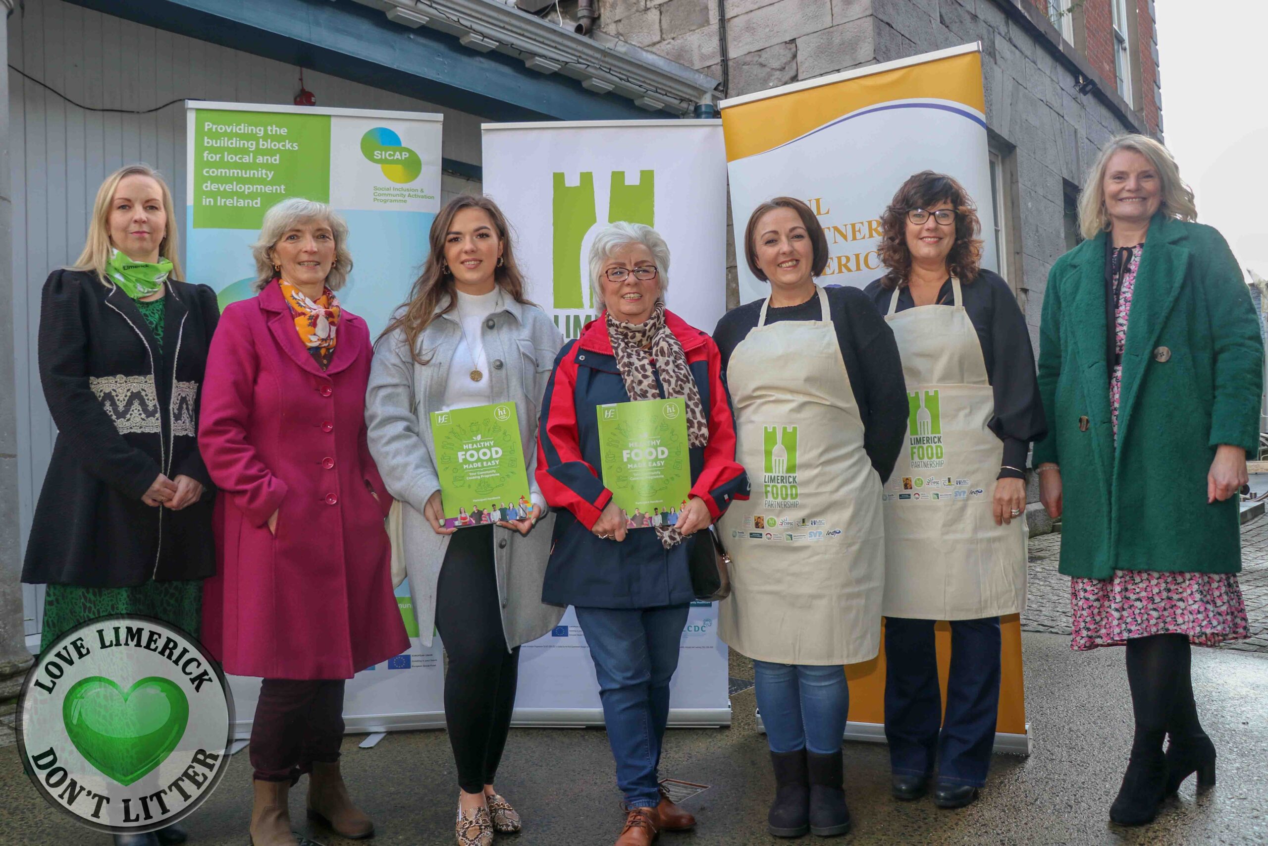 Healthy Food Made Easy - Pictured at the Limerick Milk Market were Roisin Ross, Healthy Limerick, Christine Gurnett, Senior Community Dietitian HSE, Healthy Food Made Easy learners Louise Canty, Karol Ann Canty and Caz Canty, Maeve Cosgrave, Limerick and Clare Education and Training Board/Healthy Food Made Easy Tutor and Olivia O'Brien, LFP Coordinator. Picture: Richard Lynch/ilovelimerick