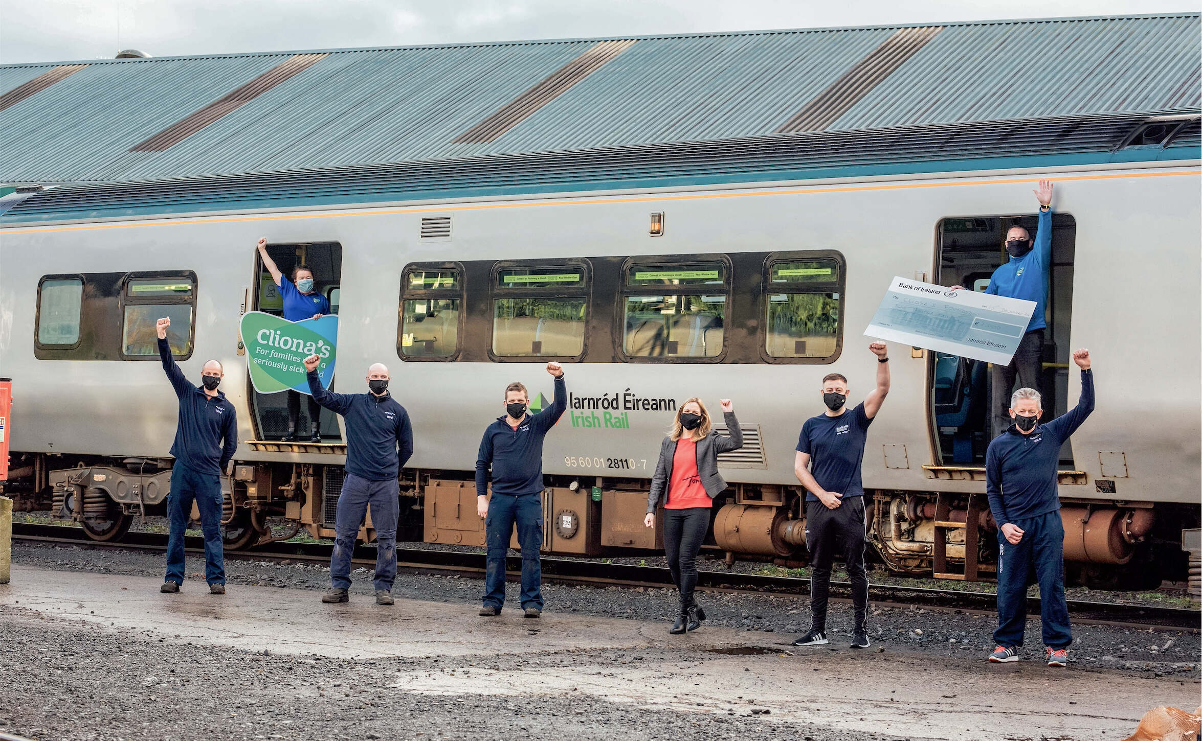 Phil Deegan and Brendan Ring of Clionas Foundation with Richard Dempsey, Ross Flanagan, Derek Cremin, Sharon Daly (Iarnród Éireann’s Wellbeing Programme Manager), Gareth Howard and Pat Roche of Limerick Station. Picture: Brian Arthur.