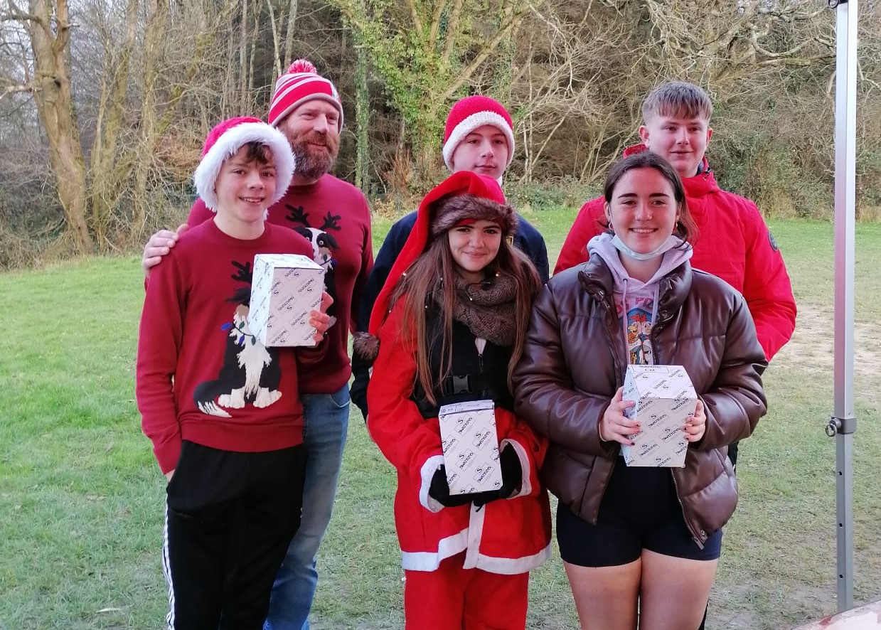 Castleconnell Boat Club Captains Cup - Winning Crew of the day with Club Captain Colin Byrne after being presented with Cups.