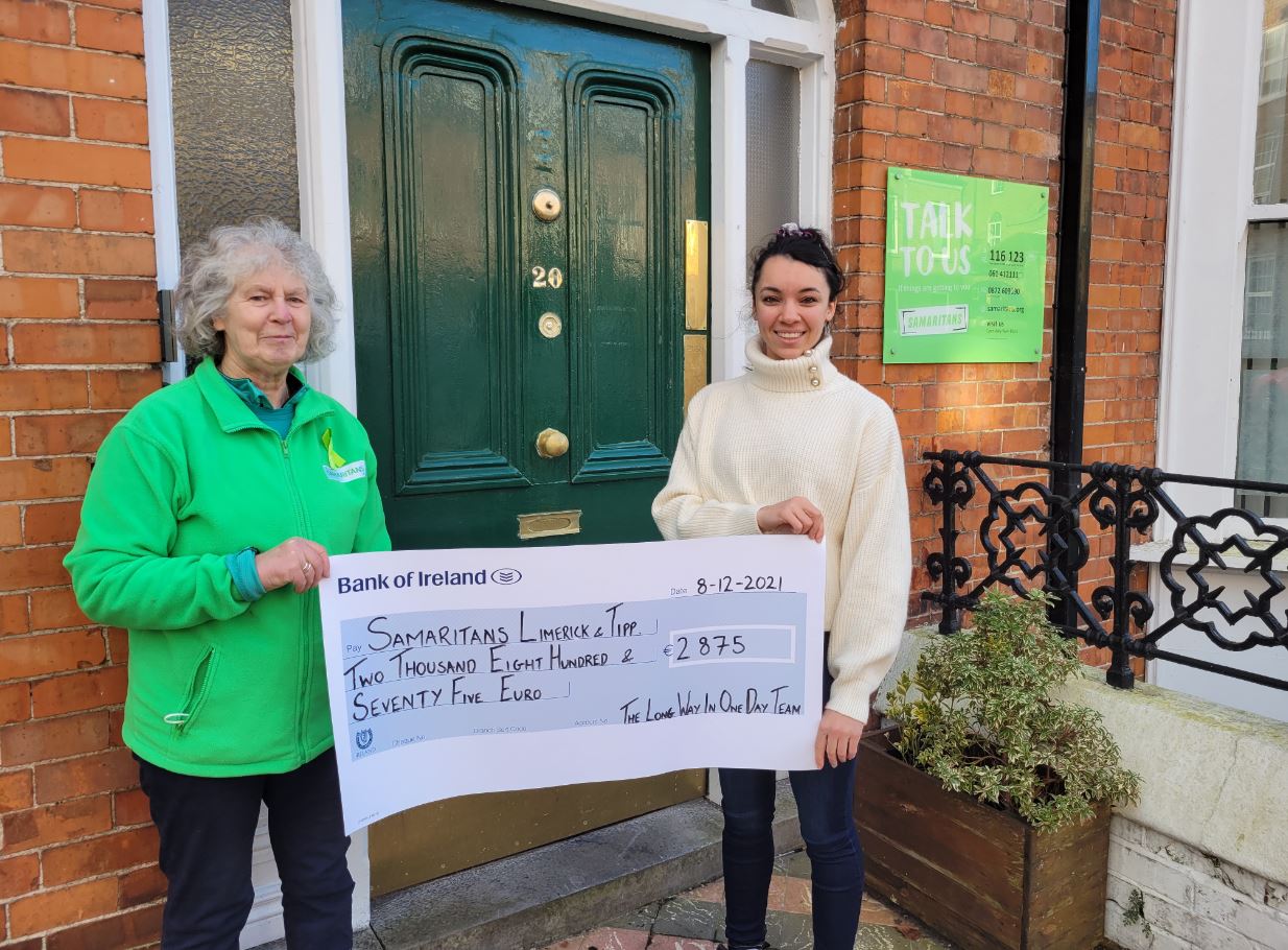 Samaritans Longest Night - Pictured above is Director of the Samaritan’s Limerick and Tipperary Branch Catherine Slater and Jade Hoynes, who completed a 250km Triathlon within 24 hours and donated €2,875 to the Samaritans.