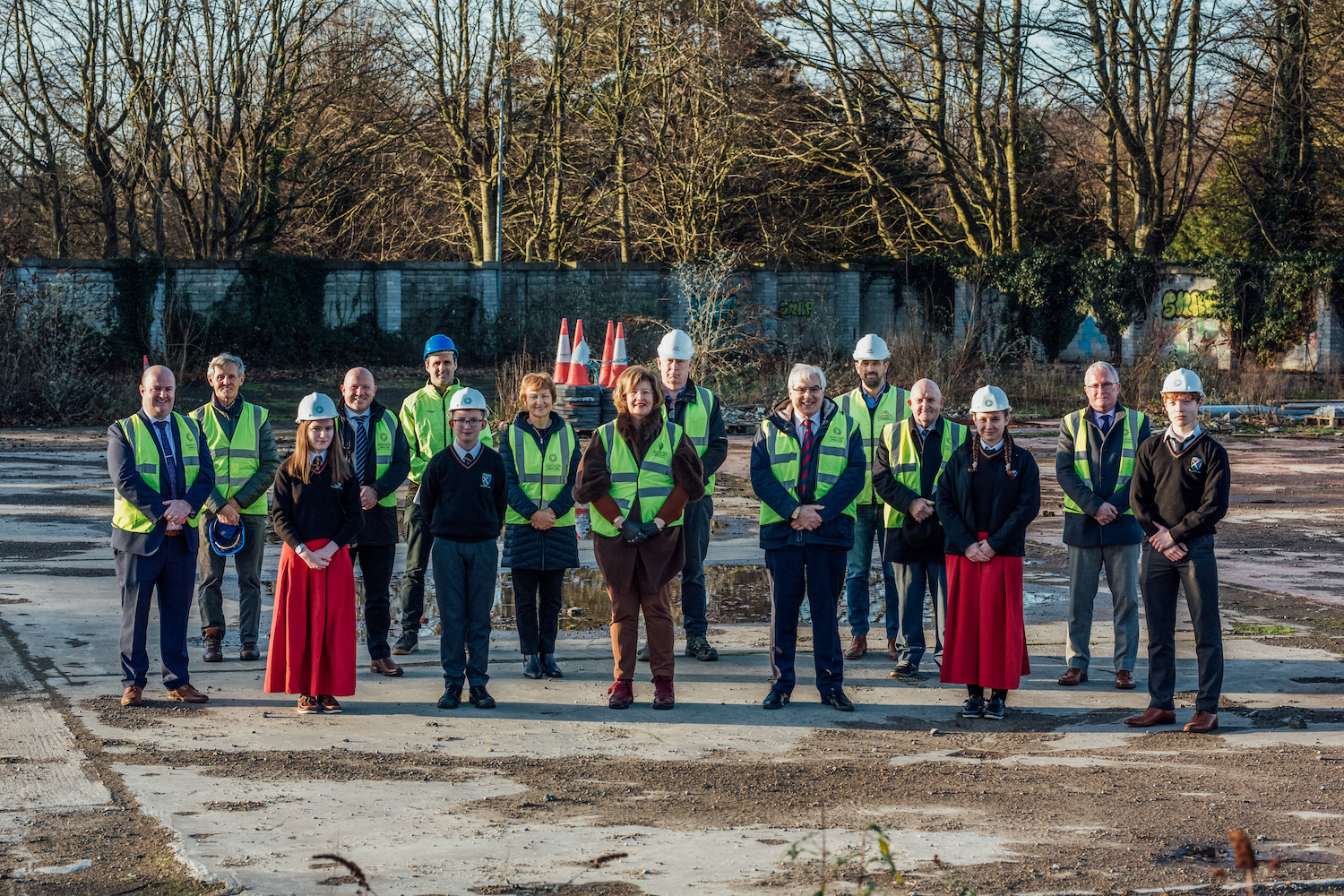 New Gaelcholaiste Luimnigh School Campus - Pictured at the commencement of construction of the new campus at Clare Street in Limerick: GCL Students Mary O’Callaghan, Fionnán Ó Morlaí, Ríona Furlong and Eoghan Griffin; Kevin Ó Raghallaigh, GCL Principal; Senator Maria Byrne, Chair of GCL Board of Management; George O’Callaghan, ETB Chief Executive; Donncha Ó Treasaigh, ETB Director of Schools; Shelagh Graham, ETB Director of Organisation Support and Development; Eamon Murphy, ETB Head of Capital and Procurement, Kieran O’Hanlon, ETB Chairperson; David and Mark Thompson, Thompson Architects; and Tom O’Connor and Michael Forde, Conack Construction. Picture: Brian Arthur