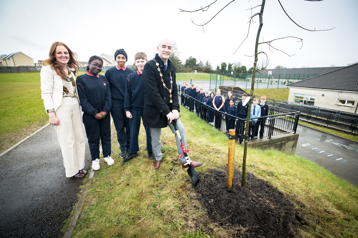 National Tree Week 2022 National Tree Week 2022 - Mayor of Limerick City and County Council , Daniel Butler planting an oak tree for National Tree Week in St Nessan's, National School, Mungret with members of the student council and School Principal, Marie Keogh. Picture: Keith Wiseman