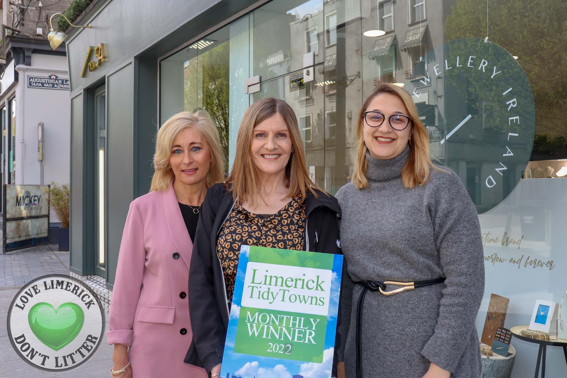 Seoidín Jewellers, 54 Thomas Street have been announced as the April Limerick Tidy Towns winners for April 2022. Pictured are manager Deirdre Naughton, Maura O'Neill, Limerick Tidy Towns and shop assistant Laura Freitas. Picture: Ava O'Donoghue/ilovelimerick
