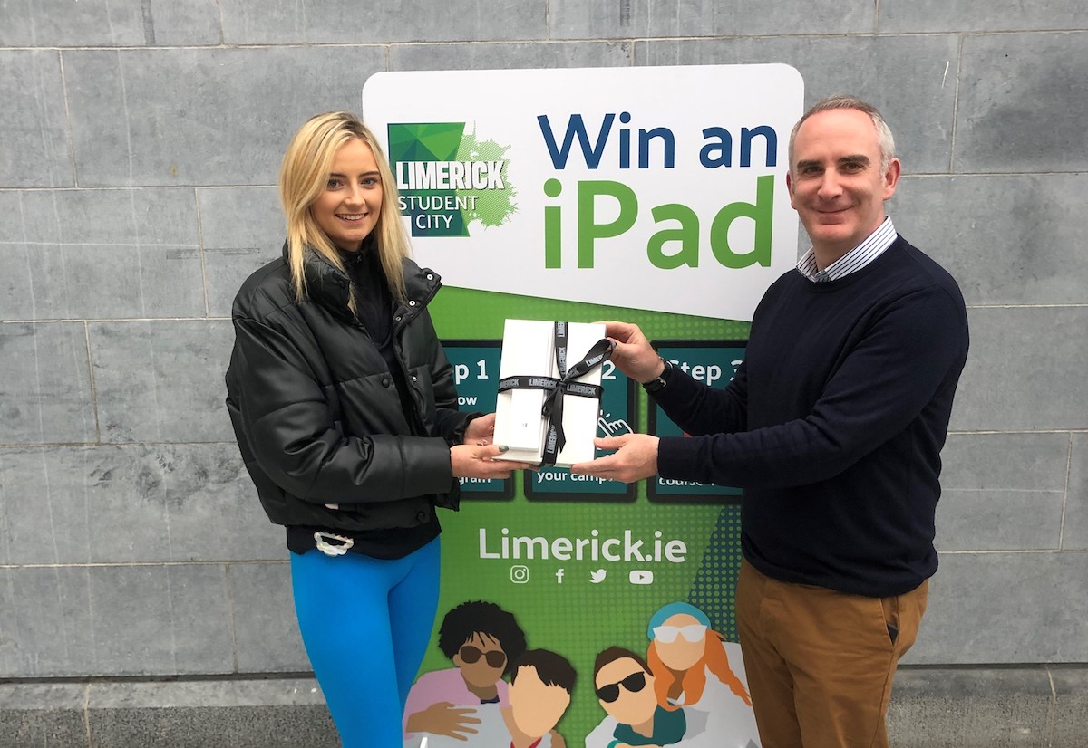 Limerick student population has now almost reached 30,000. Meaghan Gilmartin, who is a third year Early Childhood Education and Care student in TUS Moylish won the iPad competition run by Limerick.ie, pictured above with Donn O'Sullivan, Head of Marketing and Communications at Limerick City and County Council