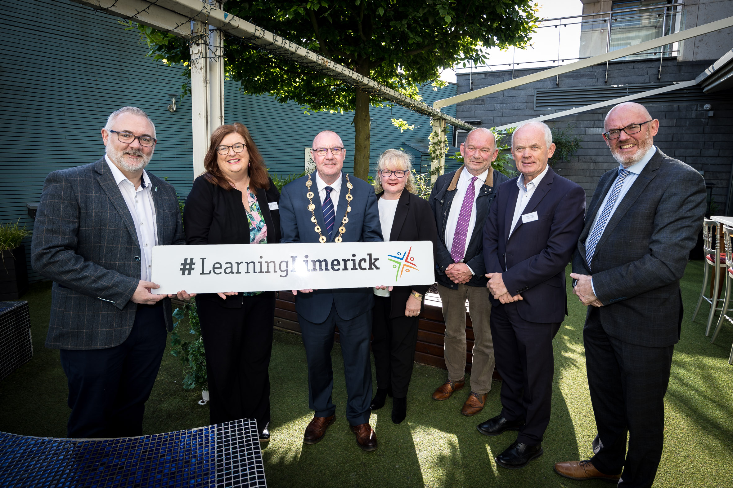 16-05-2023 UNESCO Learning Cities Gather in Limerick Learning Limerick hosted a ‘Shared Island’ learning city exchange programme from Monday 15 th –Wednesday 17 th May for the Irish Network of Learning Cities (INLC). The INLC includes Limerick, Dublin, Cork, Derry Strabane, and Belfast. The three-day programme included a welcome reception in Shannon Rowing Club, a conference and site visits to centres of learning in Limerick. Pictured with Mayor of Limerick City and County Francis Foley, Michael Hennessy, University of Limerick, Eimear Brophy, Further Education and Training, Elaine Butler, University of Limerick, Seamus O'Connell, Limerick City and County Council, Kevin Bartley and Paul Patton, LCETB. Picture: Keith Wisman