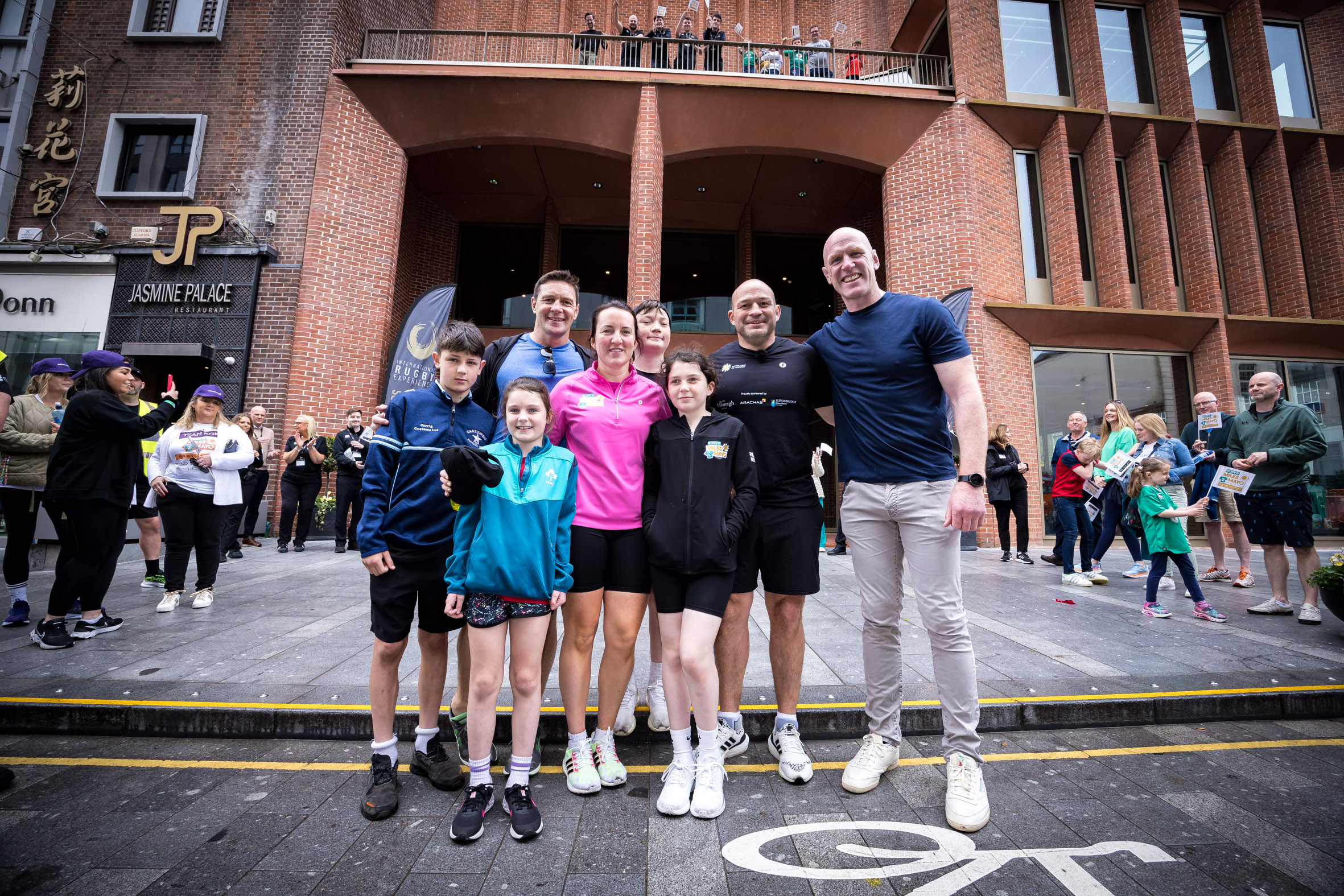 On Sunday 21st May, former Ireland, Lions and Ulster Rugby Captain Rory Best arrived at the International Rugby Experience in Limerick as part of his 330km Rory’s Miles 2 Mayo challenge in aid of Cancer Fund for Children. Rory was welcomed to the centre by Paul O’Connell, Former Lions, Ireland and Munster Captain and now International Rugby Experience Chairman. Pictured (l-r) Harvey Wallace, David Wallace, Julia Rose Wallace, Jodie Best, Ben Best, Penny Best, Rory Best, Paul O'Connell.