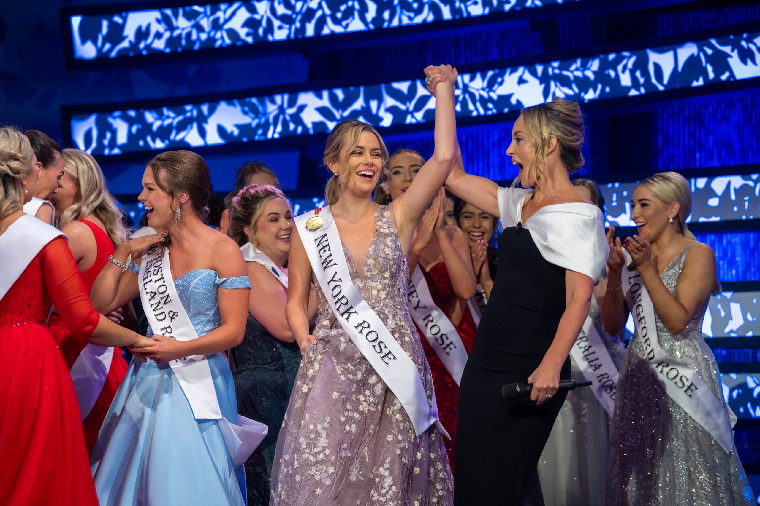 New York Rose Róisín Wiley crowned the Rose of Tralee 2023 as her family celebrates in Limerick