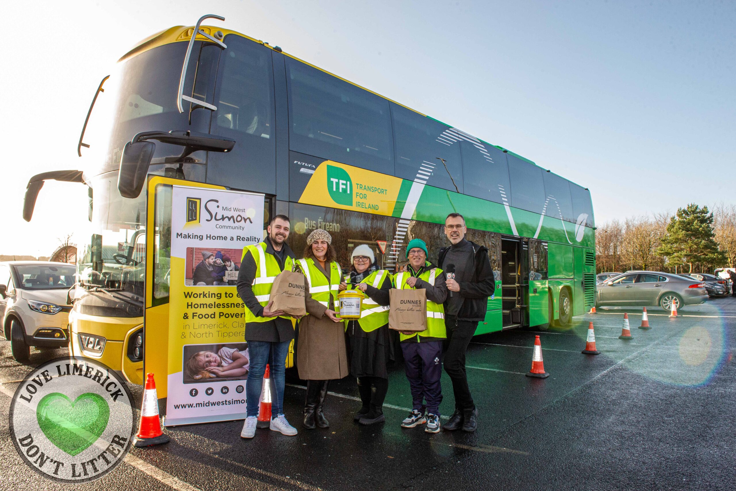 Bus Éireann and Mid West Simon fill hearts with 'Fill a Bus' initiative this Christmas season 1