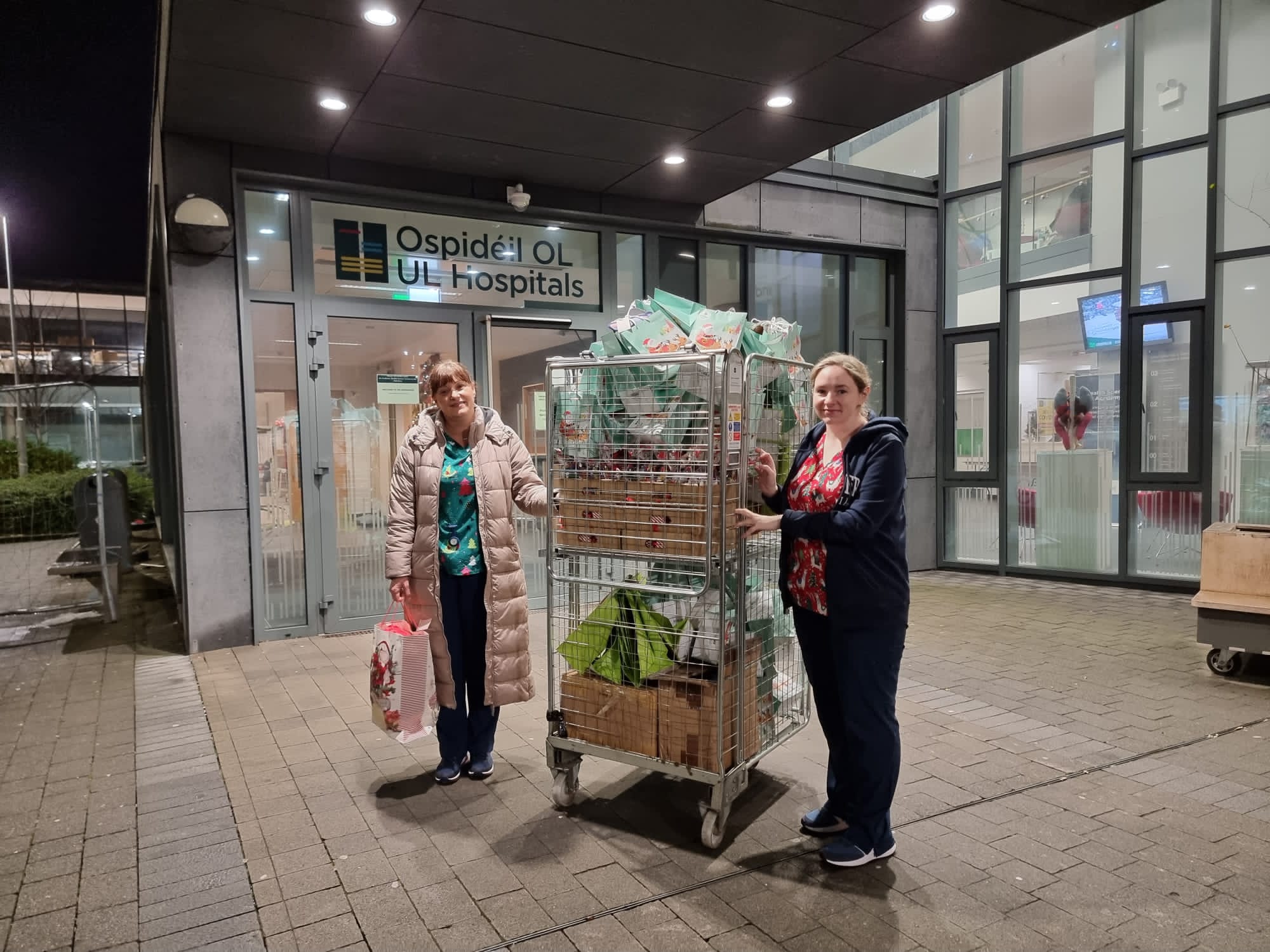 Let’s Fund It made a large Christmas donation of goodie bags and children’s books to the young patients at the University Hospital Limerick’s Children’s Ark