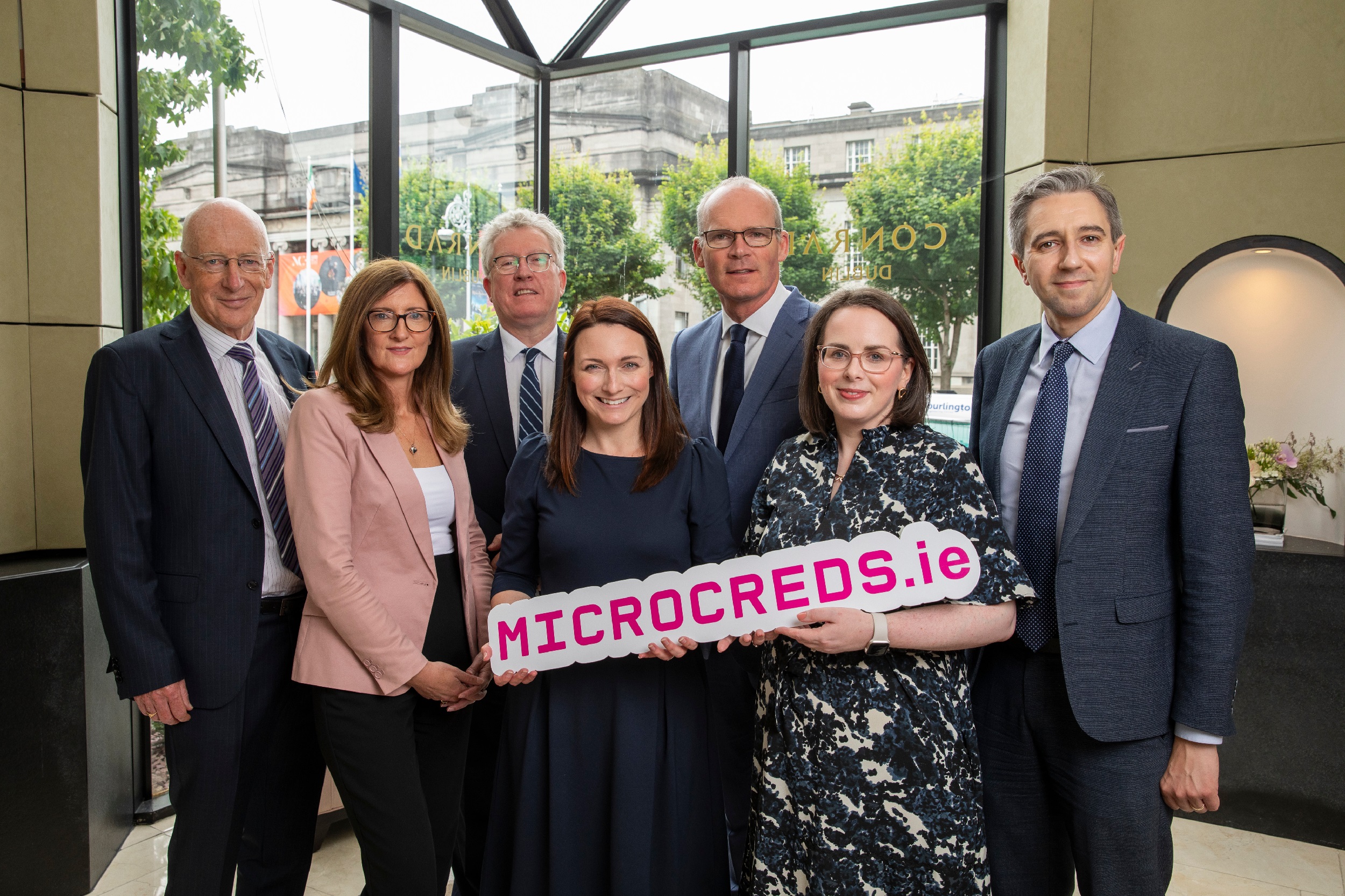UL awarded funding from MircoCreds.ie, pictured above are Tony Donohue, Chair of the Expert Group on Future Skills Needs, Daire Keogh, President, DCU, Simon Coveney, Minister for Enterprise, Trade and Employment and Simon Harris, Minister for Further and Higher Education, Research, Innovation and Science and (front l-r) Ger Carroll, University of Limerick, Professional Education Manager, Jools O’Connor, IUA MicroCreds Project Lead and Dr Emma Francis, Senior Project Officer for MicroCreds