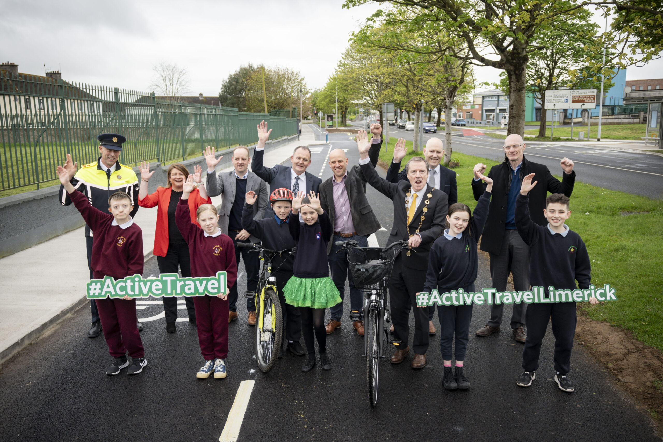Mayor of the City and County of Limerick, Cllr Gerald Mitchell. and Jack Chambers TD, Minister of State for the Department of Transport and the Department of the Environment, Climate & Communications pictured with members of the active travel team, elected officials and Children from Our Lady of Lourdes NS, the Midwest School for the Deaf and Our Lady Queen of Peace NS pictured at the launch of the Childers Road Active Travel Scheme, which has been completed by Limerick City & County Council and funded by the National Transport Authority. It follows the completion of the section of the Scheme from the Ballinacurra Road junction to the Roxboro Roundabout, after the section from Roxboro to the Kilmallock Roundabout was finished in 2023. The works have included the installation of cycle lane separators along the route, junction tightening, footpath widening, accessibility improvements, raised tables and new pedestrian crossing points at the Roxboro Roundabout to improve safety. Safe Routes To School infrastructure has also been provided at Our Lady of Lourdes NS, the Midwest School for the Deaf and Our Lady Queen of Peace NS, Janesboro under the Scheme, along with minor improvements outside Le Cheile NS and Gaelscoil Sheoirse Clancy. Pic: Don Moloney