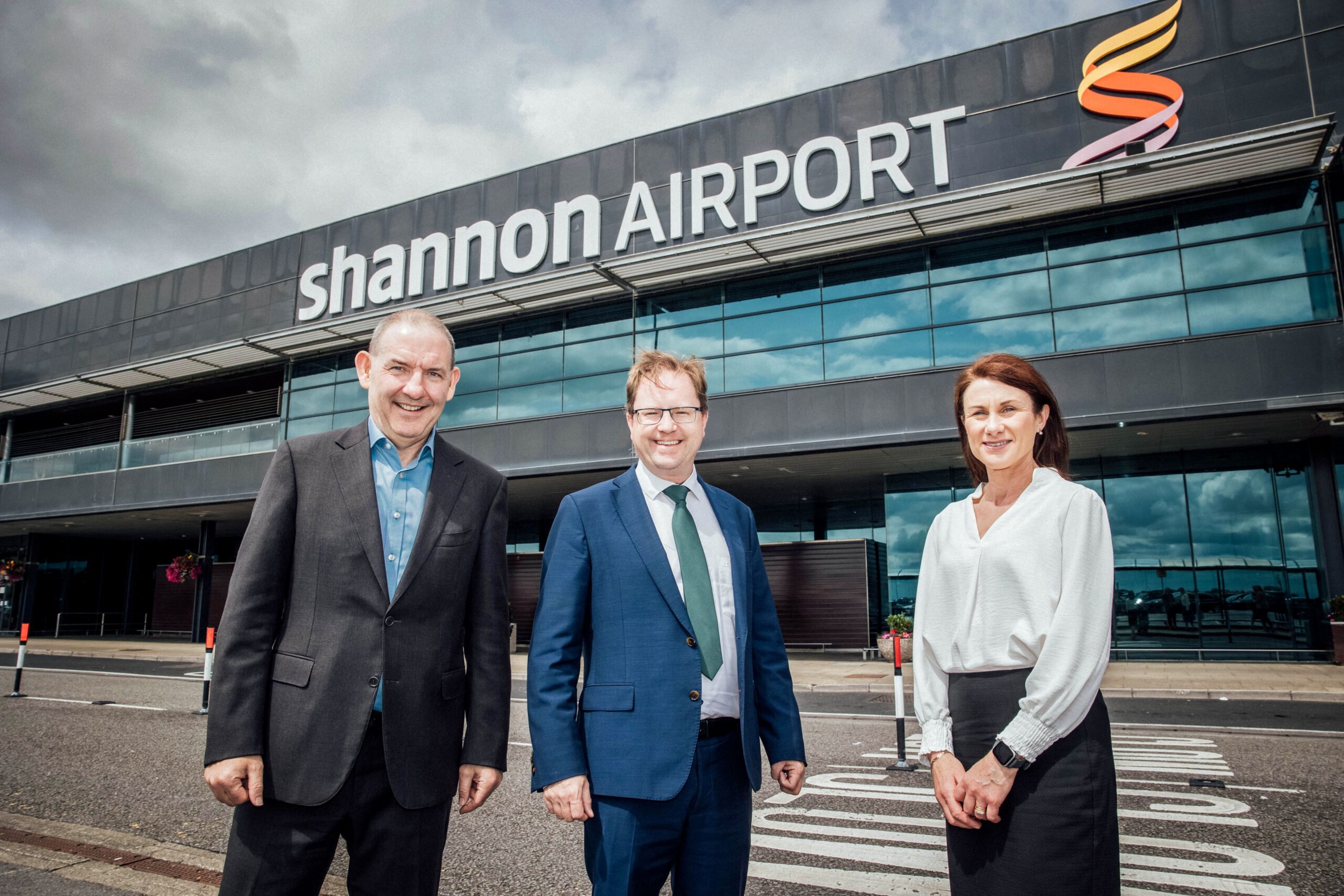 No Repro Fee Mary Considine, CEO of The Shannon Airport Group has welcomed today’s announcement at Shannon Airport by James Lawless TD, Minister of State at the Department of Transport, of a new Regional State Airports Sustainability Programme with a capital budget of €4.225m to support Shannon and Cork airports sustainability plans. The newly appointed Minister was in Shannon for his first visit to the Airport since his appointment as Minister of State at the Department of Transport on 27th June 2024. During his visit, Minister Lawless toured Shannon Airport and got to see first-hand the ease of using Shannon and the many world firsts and innovative initiatives for which the airport is known. These include being recognised by the World Health Organisation as one of the world’s first Age Friendly airports; being the first airport in the world outside the Americas to introduce full US Customs and Border Protection (CBP) preclearance facilities; being home to the world’s first duty free; and being the first airport in Europe to open a Sensory room. Pictured (l-r) at Shannon Airport today are Conal Henry, Chair of The Shannon Airport Group; James Lawless TD, Minister of State at the Department of Transport and Mary Considine, CEO of The Shannon Airport Group. Pic. Brian Arthur