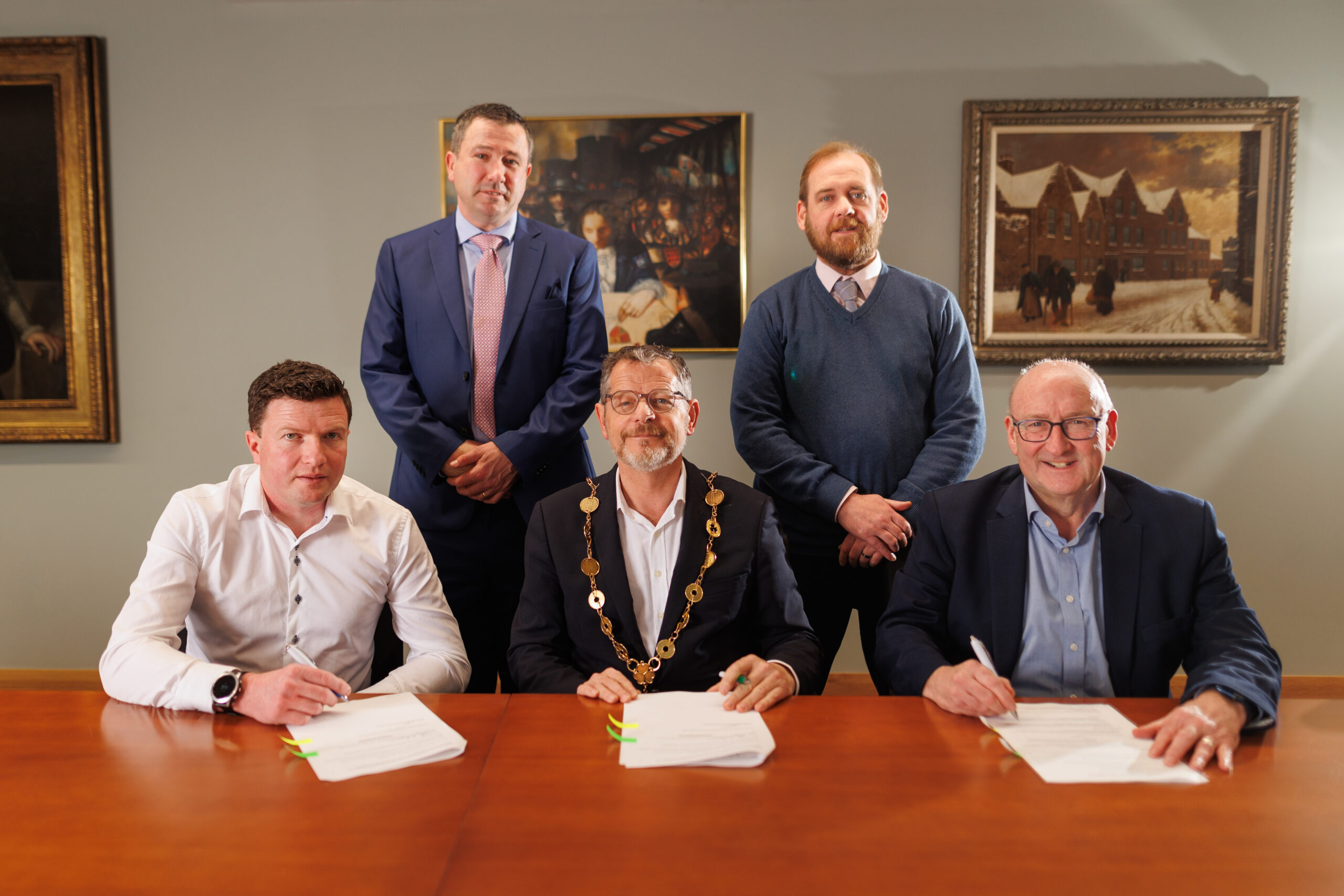 Michael Fitzgibbon, Director M Fitzgibbon Contractors Limited, Brendan Kidney, Senior Engineer, John Moran, Mayor of Limerick, Aidan Doyle, Project Manager, and Dr. Pat Daly, Chief Executive Limerick City and County Council, were pictured at the signing of contracts for a New Residential Housing Development at Cluain Dara, Broadford.