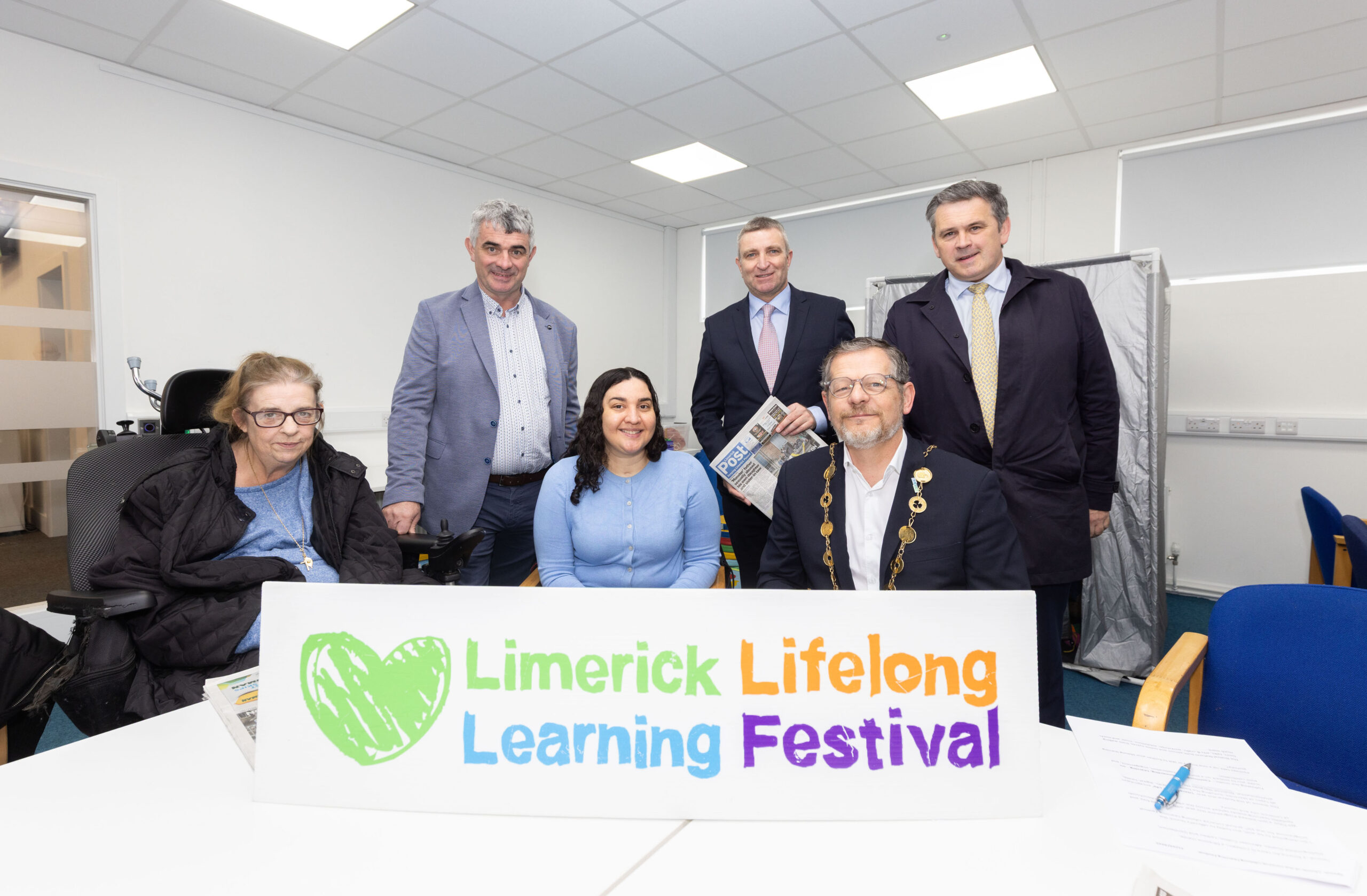 It’s that time of year again. The 2025 Limerick Lifelong Learning Festival returns for a 15th iteration this April with its most comprehensive line-up of events to date. Taking place from Monday 7th to Sunday 13th April, this year’s festival theme is “Literacies for Life”. It features over 120 free events and activities to choose from throughout the week both online and in-person. The 2025 festival presents a wide variety of interesting and diverse topics that include Art, IT Skills, Language Tasters, Entrepreneurship, Guided Tours, Open Days, Educational Pathways, Dance, Music, Cookery, Wellbeing and much more. Pictured at the launch event at Newcastle West Library were, Anne O’Donoghue and Thialta Freitas in a Headway workspace with Richard O’Donoghue TD, Minister of State at the Department of Justice with special responsibility for International Law, Law Reform and Youth Justice, Niall Collins, TD, Cllr. Ger Ward and Mayor of Limerick John Moran. Photo by Alan Place.