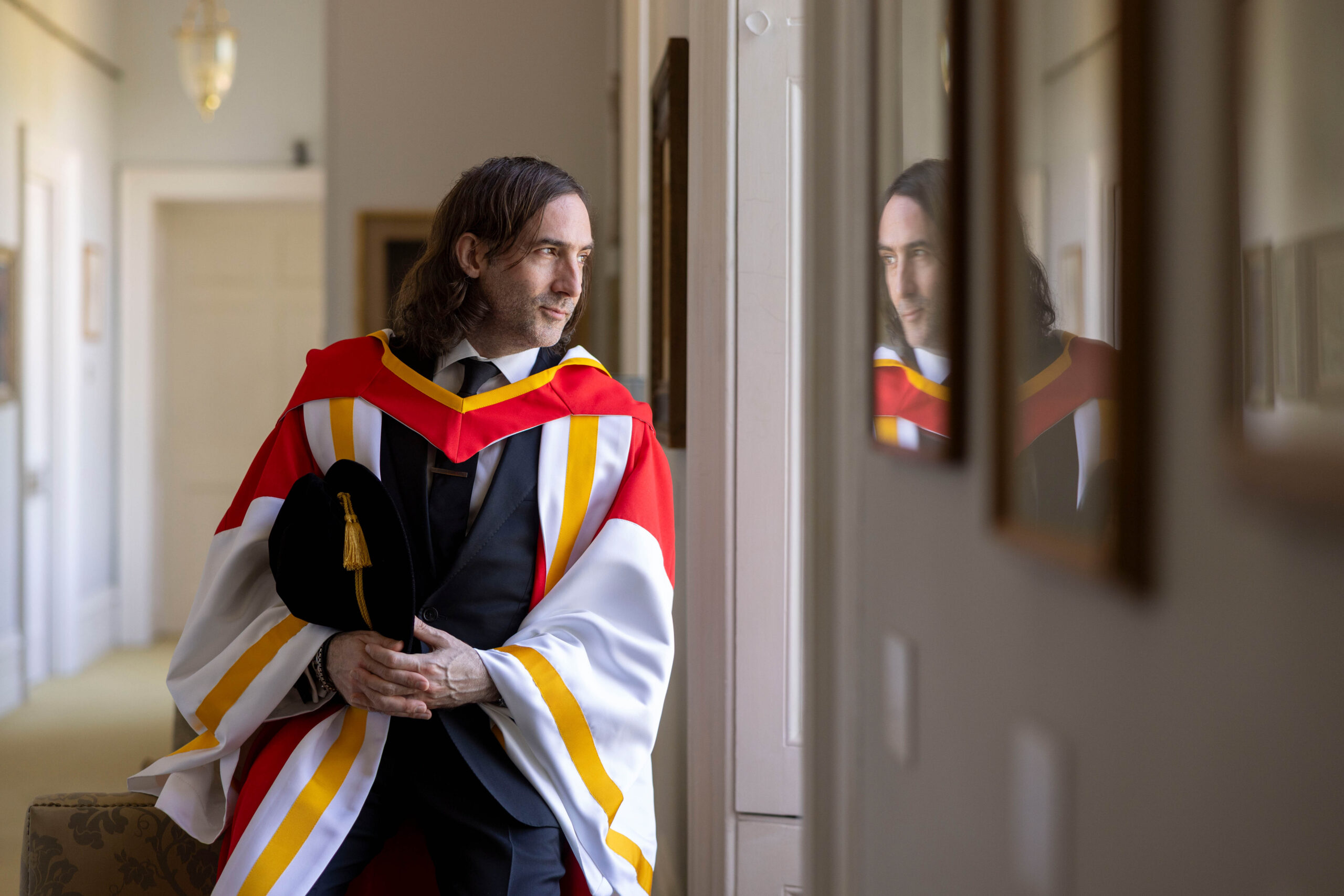11/04/25 REPRO FREE Award-winning Irish Novelist Paul Lynch has been awarded an Honorary Doctorate at University of Limerick. Paul Lynch, who was born in Limerick, won the hugely contested Booker Prize in 2023 for his novel ‘Prophet Song’. He was presented with an Honorary Doctorate of Letters by Acting UL President Professor Shane Kilcommins this Friday. Speaking at the ceremony in UL’s Plassey House Professor Kilcommins said: “Paul Lynch has made significant contributions to the academic community. He is a valued member of the Creative Writing teaching team at Maynooth University and has generously supported our Creative Writing program at University of Limerick since its inception 11 years ago. Pic Sean Curtin.