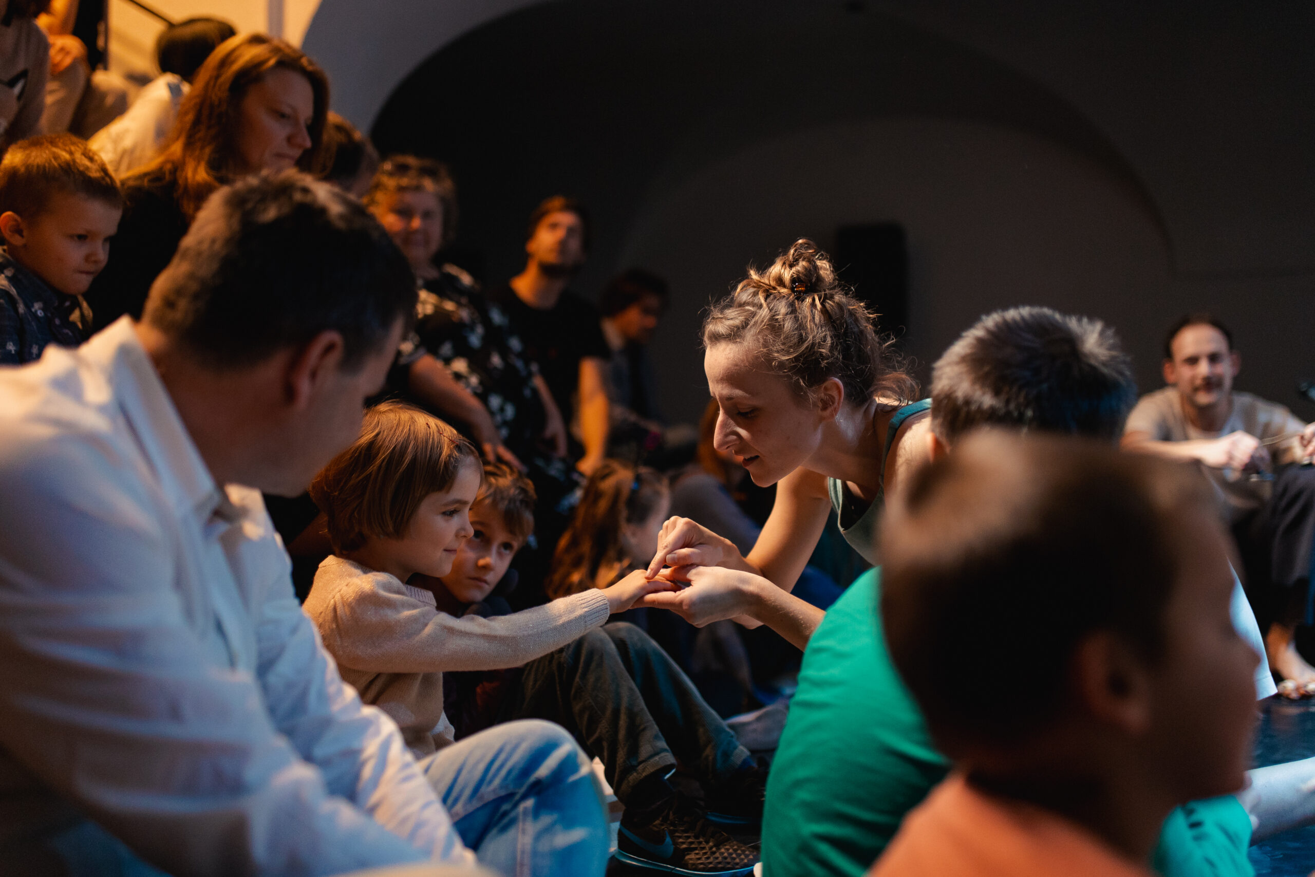 Dance Limerick and Bualadh Bos present Microworlds with Jazmína Piktorová & Sabina Bočková