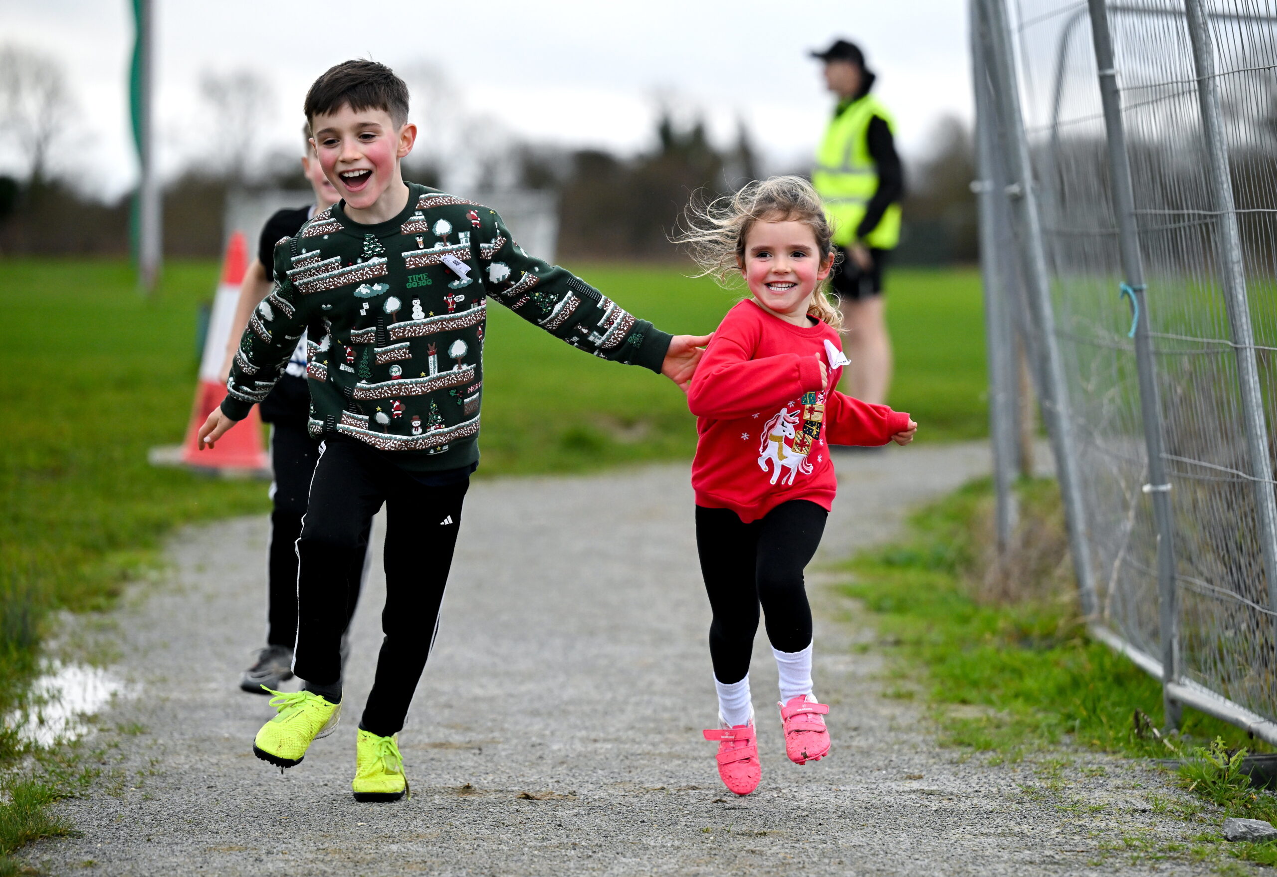 Ciara Sheehy is encouraged to the finishline by her brother Tomás during The Manor Fields junior parkrun in partnership with Vhi at The Manor Fields in Adare, Limerick. Junior parkruns are 2km long and cater for 4 to 14-year olds, are free of charge and provide a fun and safe environment for children to enjoy exercise. To register for a parkrun near you visit www.parkrun.ie. Photo by Brendan Moran/Sportsfile *** NO REPRODUCTION FEE ***