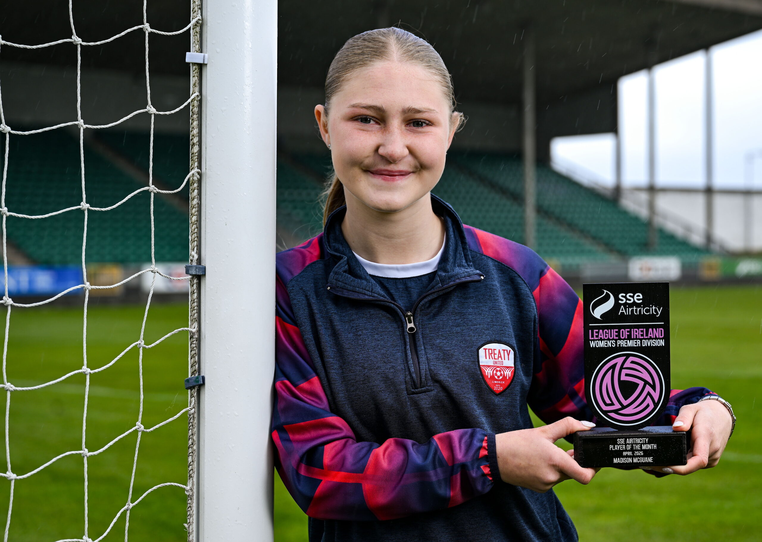13 May 2026; Madison McGuane of Treaty United pictured with her SSE Airtricity Womens Premier Division Player of the Month Award for April at Markets Field Stadium, Limerick. Photo by Paul Phelan/Sportsfile