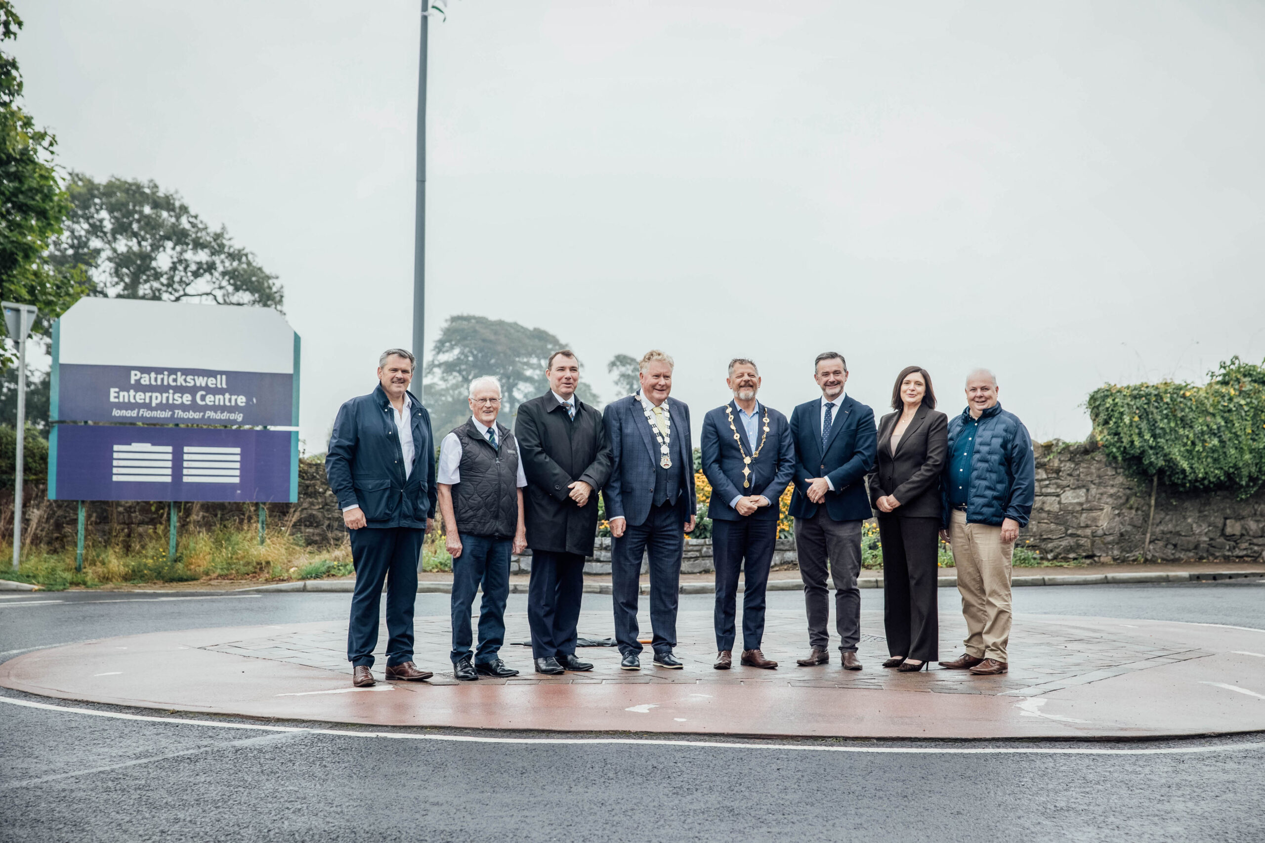 Limerick Twenty Thirty ​has ​been appointed ​to implement masterplanning ​of a major ​Patrickswell development for ​a ​community-led ​housing, community amenities and ​infrastructure ​project. At ​the ​announcement ​today ​at ​the 70-acre ​landholding at Patrickswell was Councillor ​Ger Ward, Councillor ​Eddie Ryan Limerick Twenty ​Thirty Chair, ​James Collins Príomh ​Chomhairleoir ​of Limerick City ​and County Council, ​Cllr ​Tom Ruddle Mayor of Limerick ​John Moran CEO ​of Limerick Twenty ​Thirty Pat ​Nash Senior Project ​Manager, ​Limerick Twenty ​Thirty Sinead ​Ryan Councillor ​Fergus Kilcoyne Pic. Brian Arthur
