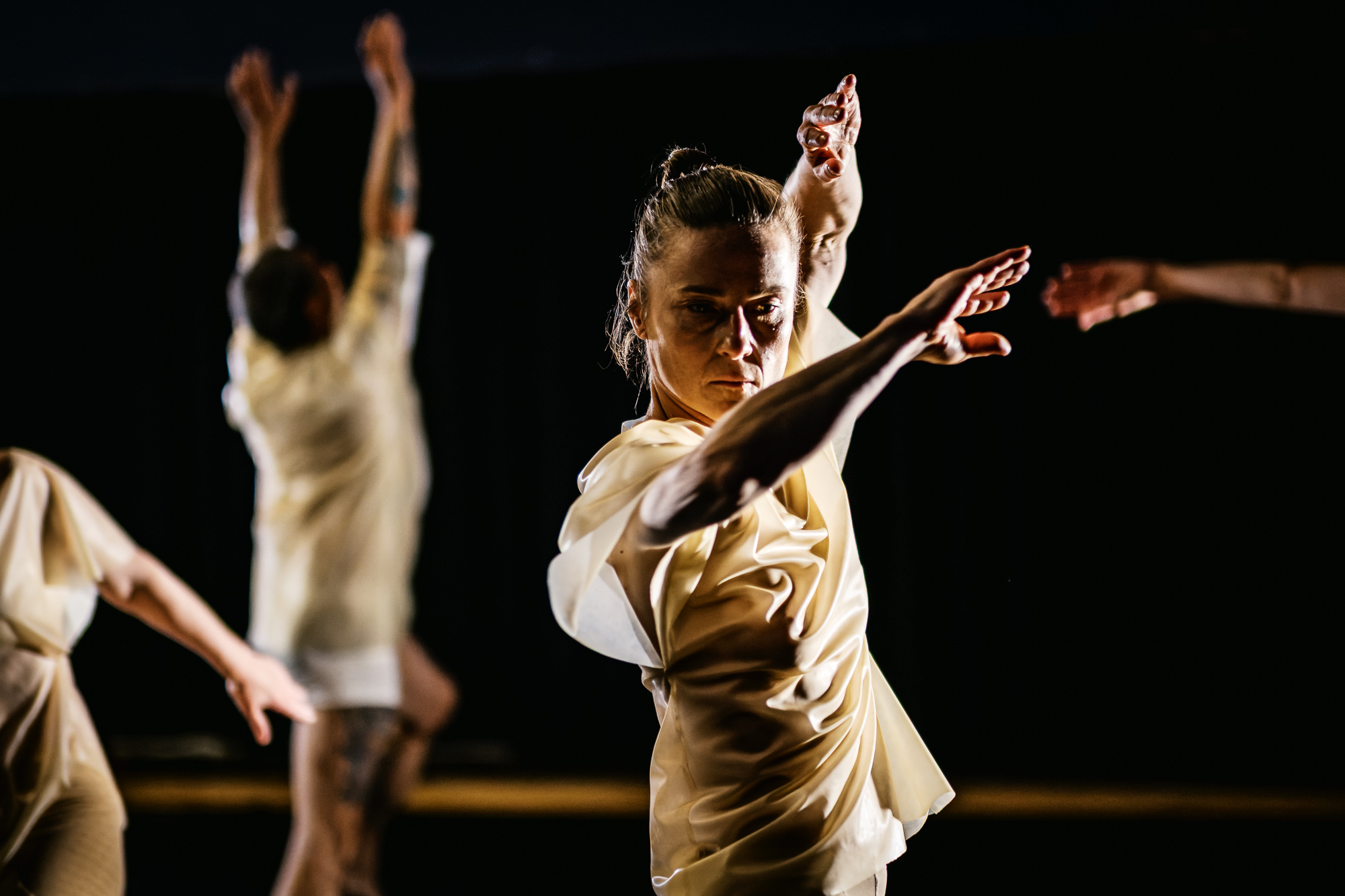 "RACKET" Choreography: Magdalena Hylak Music: Lionel Kasparian Performers: Ashley Chen, Siobhan Ni Dhuinnin, Isabella Oberlander, Magdalena Hylak Production: Gwen Van Spyk Dramaturgy: Eva Martinez Lighting design: Nicolas Vargelis Costumes: Alison Conneelly Photographer: soundofphotography Funded by the Arts Council of Ireland in partnership with Dance Limerick. Supported by Dance Cork Firkin Crane, Dance Ireland and Luail-Ireland’s National Dance Company phot. Marcin Lewandowski | soundofphotography.com © @soundofphotography 2026