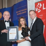 No repro fee- limerick chamber president's dinner 2017 - 17-11-2017, From Left to Right: Best Retail or Food Service Award: Liam Hession - BDO/ Sponsored by BDO, Maxime Amadeo - Tuscany Bistro / Winner, Ken Johnson - President Limerick Chamber. Photo credit Shauna Kennedy