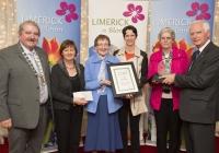For the second year running, the West Limerick village of Athea has been named the overall winner of the Limerick in Bloom competition. 44 other groups throughout County Limerick were honoured for their participation in the annual competition, now in it's seventh year, at an awards ceremony held at the Woodlands House Hotel in Adare, Co. Limerick. Pictured are St. Ita's Voluntary Housing Association Abbeyfeale representatives being presented with their 1st place award in the Community/Supported Housing category by Cathaoirleach of Limerick City & County Council, Cllr. Kevin Sheahan, and Gerry Boland of the JP McManus Charitable Foundation. Picture credit: Diarmuid Greene/Fusionshooters