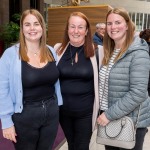 REPRO FREE
070624
Grammy Award Wining choral group The Swingles perform at University Concert Hall as part of the annual Limerick Sings International Choral Festival running 7th - 9th June. 
Pictured are Rachel, Lorraine and Leanne Foxton, Fedamore Co Limerick.Pic Arthur Ellis