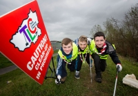 O3.04.15 Â  Â  Â  Â  Â  REPRO FREEÂ  Â  Â Â 
Paul O'Connell, AP McCoy and JP McManus kick-start the Team Limerick Clean Up (TLC).Â Over 10,000 Volunteers hit the streets of Limerick City and County for the Country's biggest ever Clean Up. 

Team Limerick Clean-Up volunteers Jonathan McGary, Callum Mitchell and Tadhg from Shannon Banks, Corbally, Limerick.  Picture: Sean Curtin Fusionshooters
