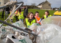 O3.04.15             NO REPRO FEE             
Paul O'Connell, AP McCoy and JP McManus kick-start the Team Limerick Clean-Up(TLC). Over 10,000 Volunteers hit the streets of Limerick City and County for the Country's biggest ever Clean-Up. 
Caithlyn Dillon, Kayleigh O'Neill and Mailing McNamara load rubbish onto the back of a truck to be taken away at O'Malley Park, Southill. Picture: Alan Place/FusionShooters.