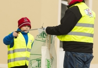 03.04.15  NO REPRO FEE
Paul O'Connell, AP McCoy and JP McManus kick-start the Team Limerick Clean-Up (TLC). Over 10,000 volunteers hit the streets of Limerick City and County for the country's biggest ever Clean-Up. Taking part in the Team Limerick Clean-Up are volunteers, Jack Giltenane, aged 8, along with his uncle Pa O'Grady, from Ballingarry, Co. Limerick. Picture credit: Diarmuid Greene/Fusionshooters