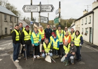 03.04.15  NO REPRO FEE
Paul O'Connell, AP McCoy and JP McManus kick-start the Team Limerick Clean-Up (TLC). Over 10,000 volunteers hit the streets of Limerick City and County for the country's biggest ever Clean-Up. Limerick senior hurler Donal O'Grady joined Team Limerick Clean-Up volunteers from Ballingarry, Co. Limerick. Picture credit: Diarmuid Greene/Fusionshooters